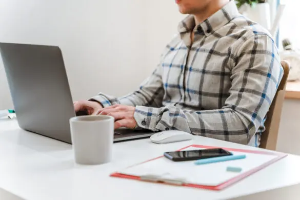 6 Daily Habits That Increase Your Risk of Cancer